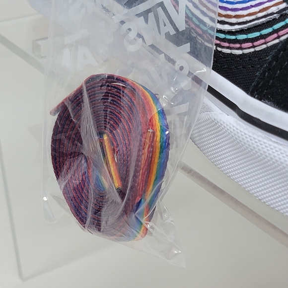 VANS Black With Rainbow Sneakers Shoes Lace-Up 500714 Womens Size 6 New - Picture 8 of 11
